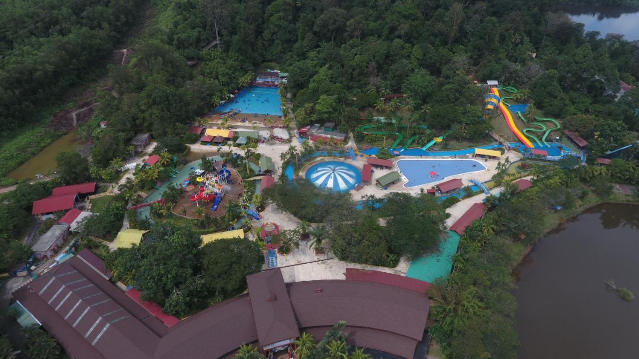 Bukit Merah Laketown Resort Taiping Buitenkant foto